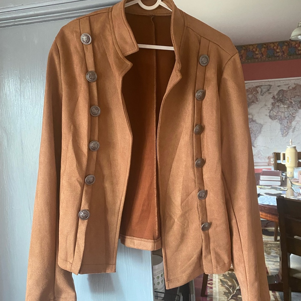 Fall Sale 🍁 Women's Tan Jacket with Button Details size Large